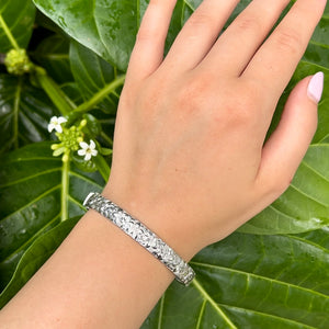 Hawaiian Bracelet with Hibiscus engraving