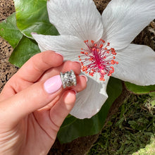 Load image into Gallery viewer, Hawaiian Engraved Bead Pendant with diamonds 
